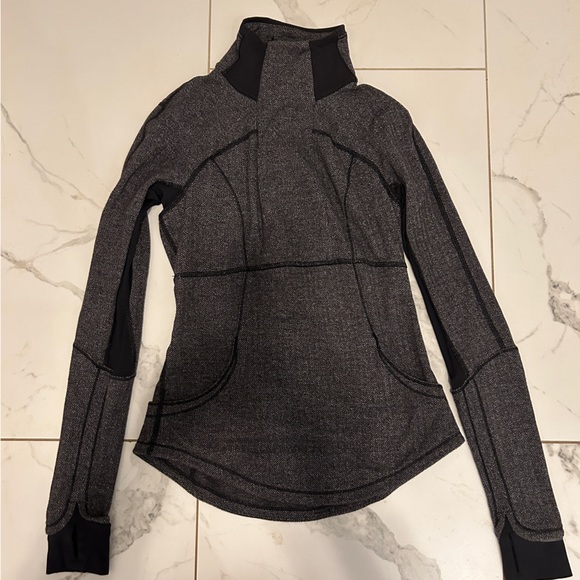 Women’s Lululemon 1/4 Running Shirt Sz 4 EUC - Picture 1 of 11